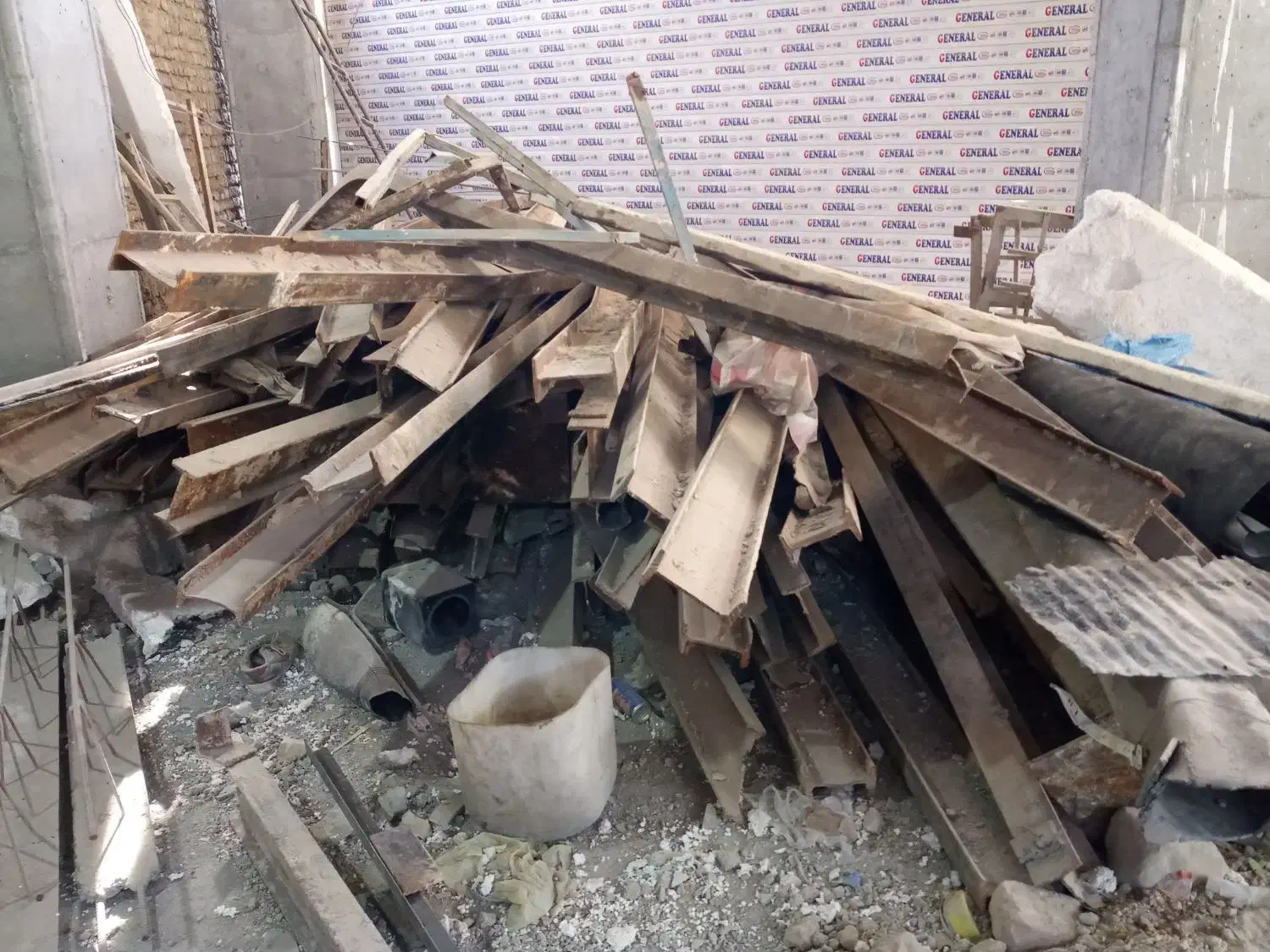 ستون و تیرآهن دست دوم|مصالح و تجهیزات ساختمان|بهارستان, |دیوار