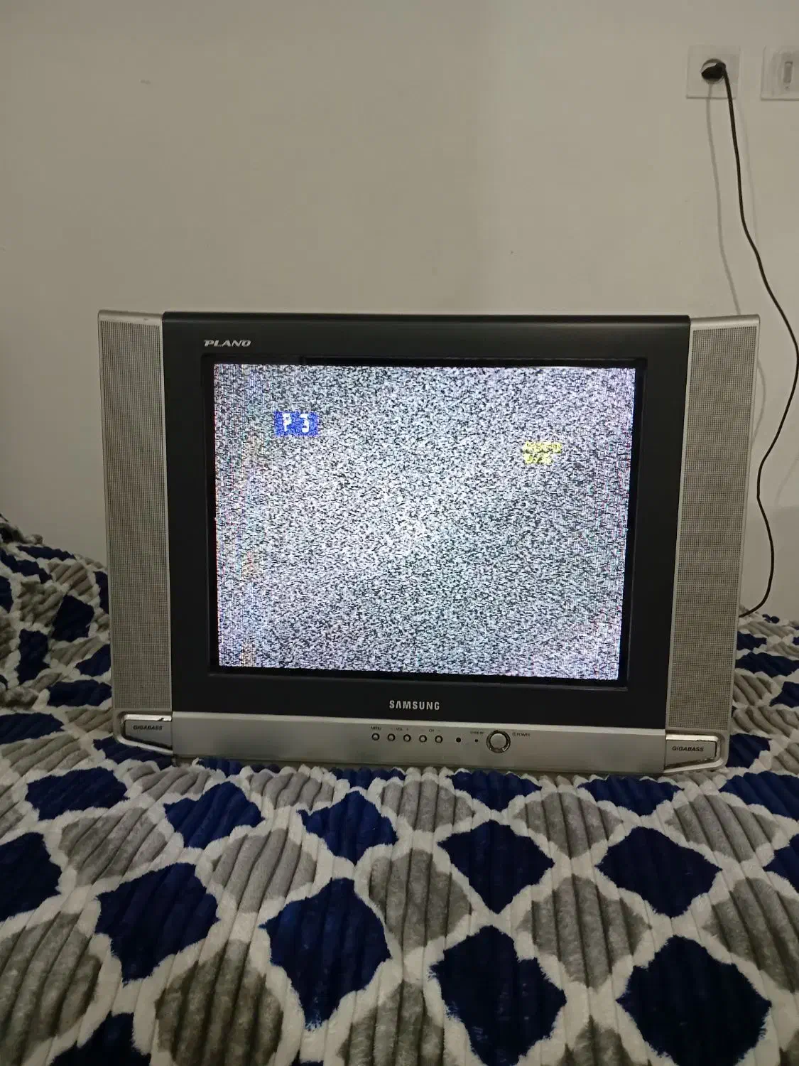 تلویزیون ۲۱ اینچ سامسونگ|تلویزیون و پروژکتور|ساری, |دیوار