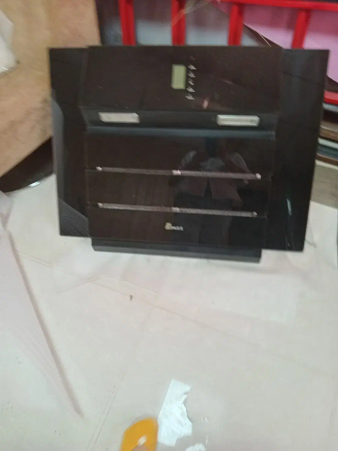 هود بی مکث|هود|رودهن, |دیوار