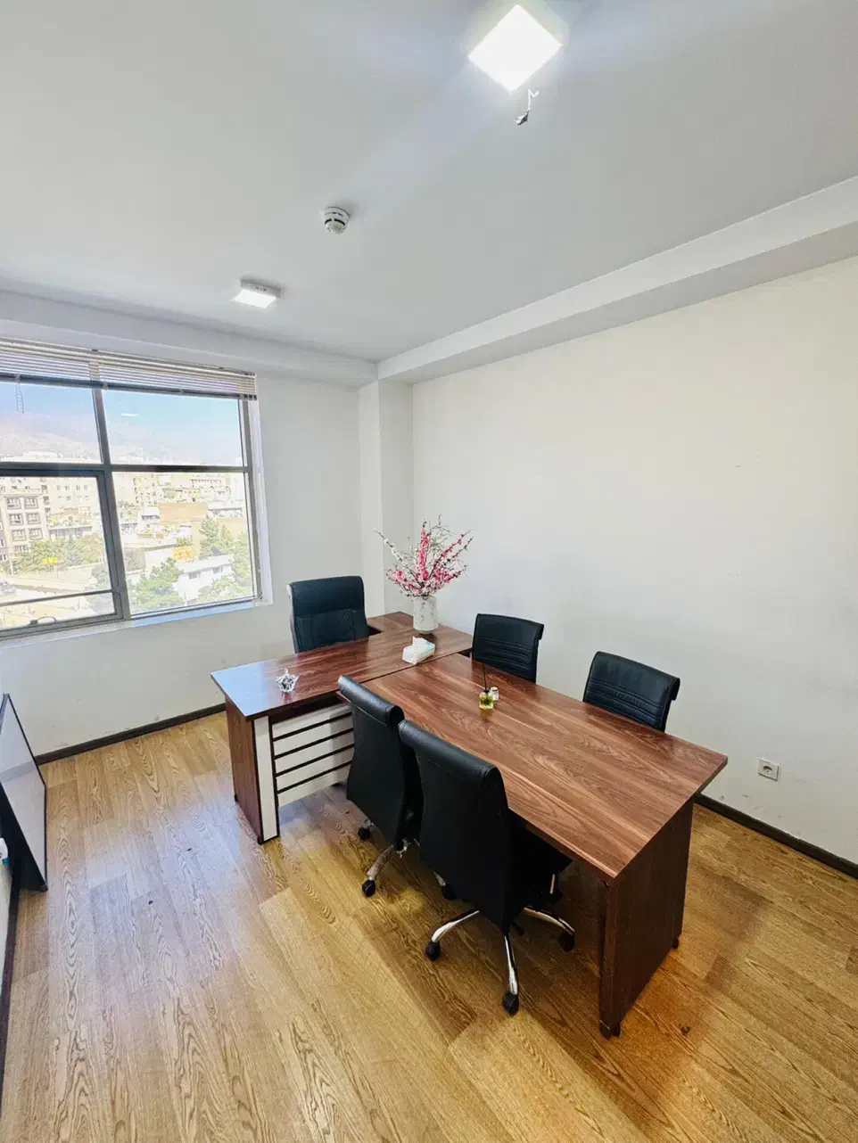 ۶۸ متر سند اداری / فول / بر ایت الله کاشانی|اجارهٔ دفتر کار، اتاق اداری، مطب|تهران, سازمان برنامه شمالی|دیوار