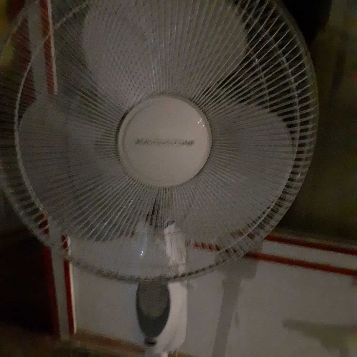 پنکه برقی آریستون پایه فلزی موتور آلمان سالم|پنکه و تصفیه‌کنندهٔ هوا|ارومیه, |دیوار