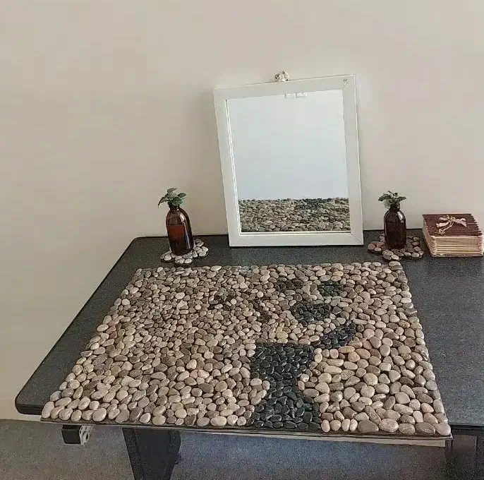 پادری سنگی|پادری|اهواز, کوروش|دیوار