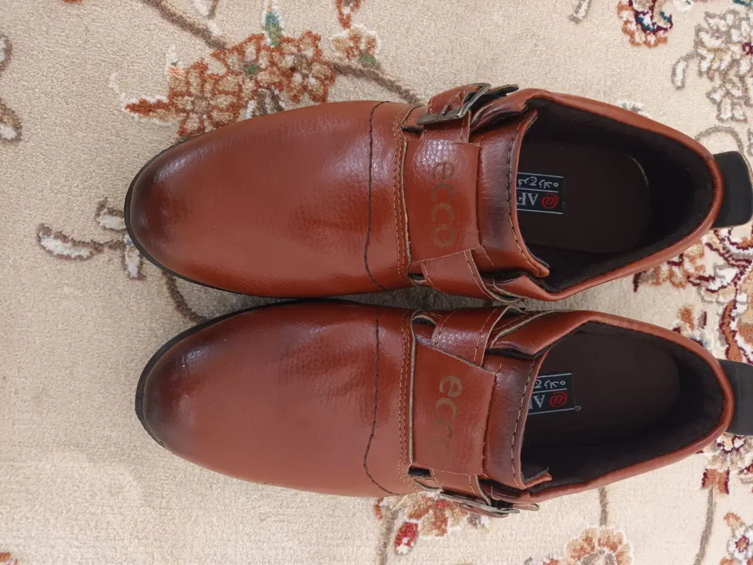 کفشمردانهنو|کیف، کفش، کمربند|سراب, |دیوار