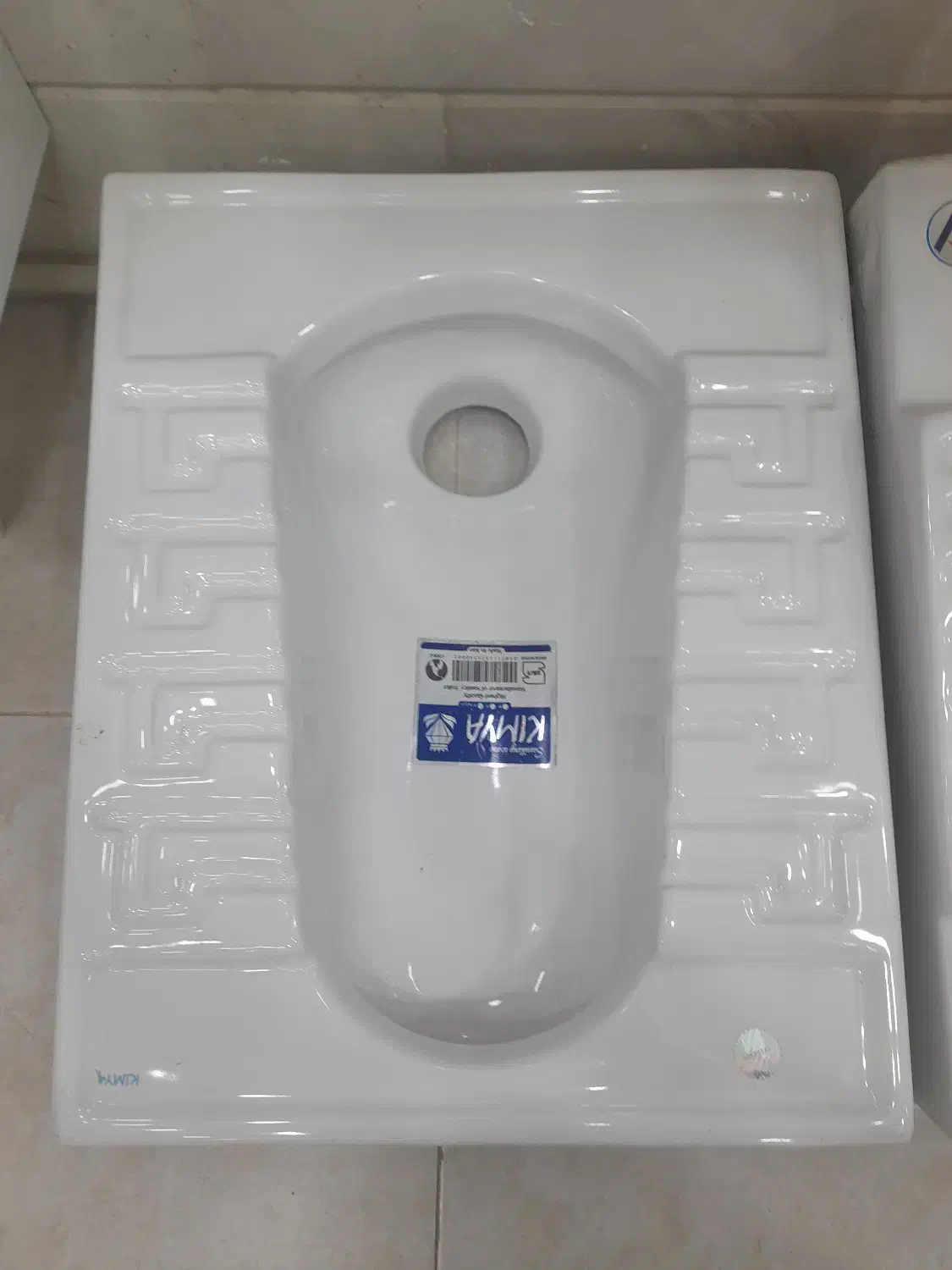 روشویی پایه‌دار و سنگ توالت ایرانی درجه یک|مصالح و تجهیزات ساختمان|ساوه, |دیوار