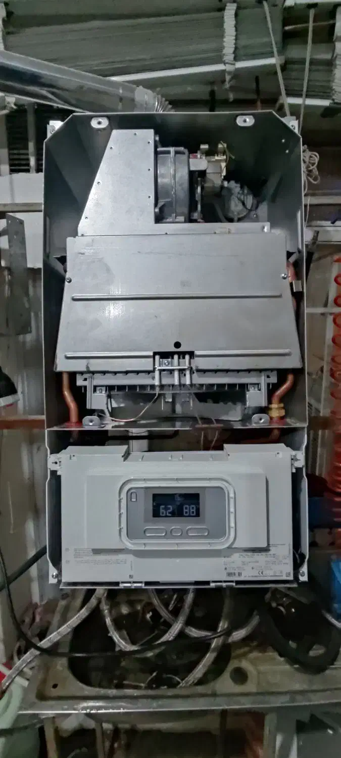 تعمیر و سرویس انواع پکیج آبگرمکن بخاری گاز|خدمات پیشه و مهارت|شیراز, زرهی|دیوار