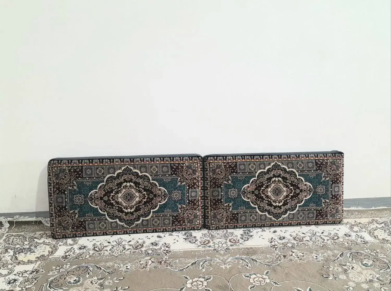 پشتی یک جفت|پشتی|نورآباد, |دیوار