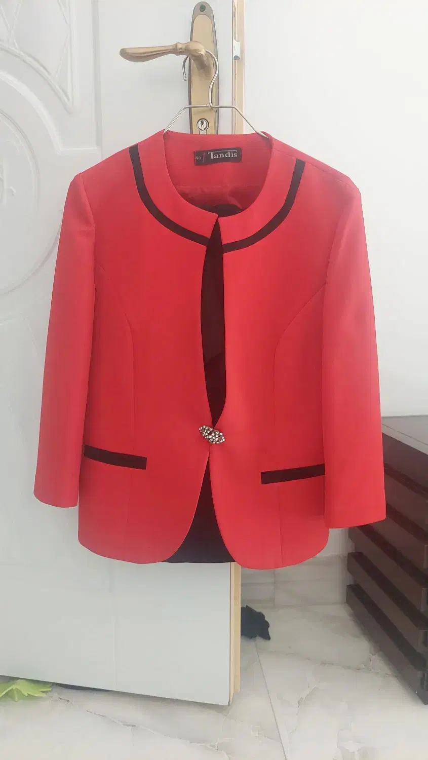 کت مجلسی با تاپ مشکی مناسب شب یلدا|لباس|طبس, |دیوار