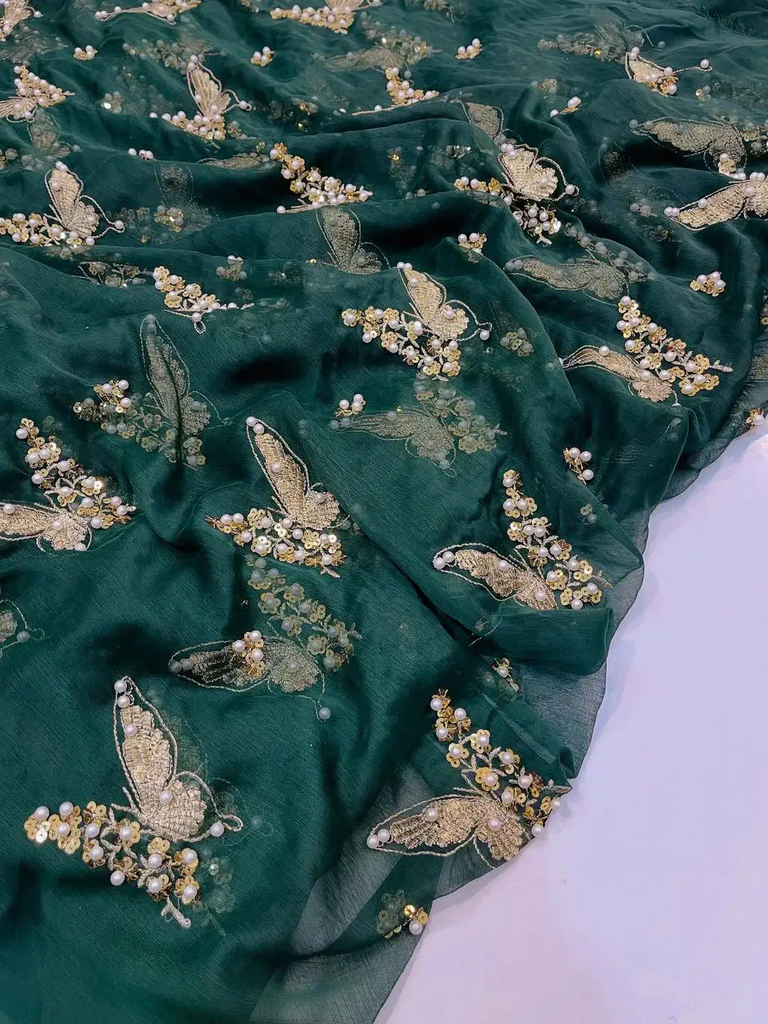 حریر سوزن دوزی طرح پروانه ای رسید|لباس|یاسوج, |دیوار