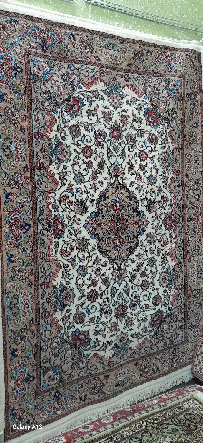 فرش دو ذرع (۳ متری)|فرش|اراک, |دیوار