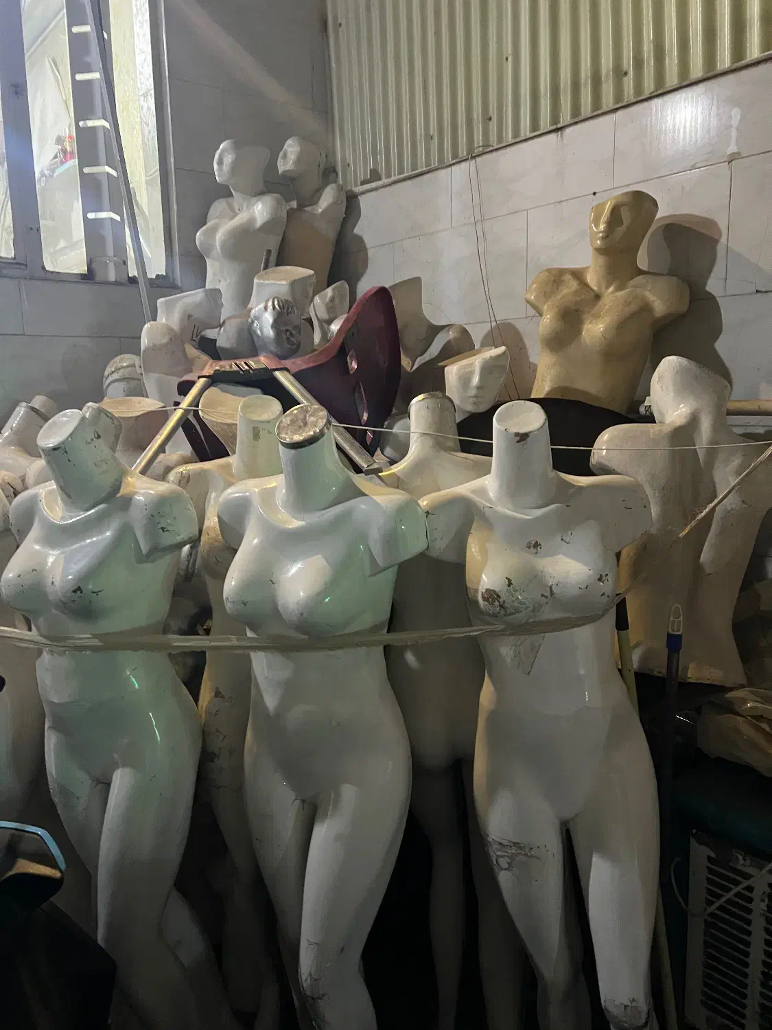 مانکن زنانه تک گیت رگال دوگیره چوب کار گردون قوطی|فروشگاه و مغازه|مشهد, ایثار|دیوار