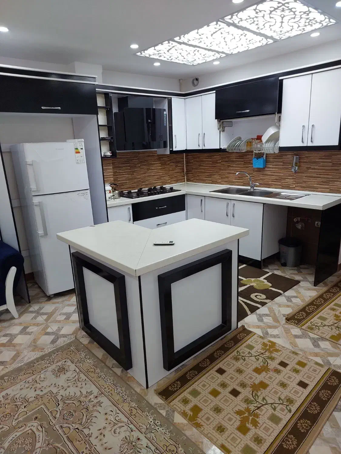 اجاره روزانه/ماهانه آپارتمان در کوی طالقانی|اجارهٔ کوتاه‌مدت آپارتمان و سوئیت|رشت, کوی طالقانی|دیوار