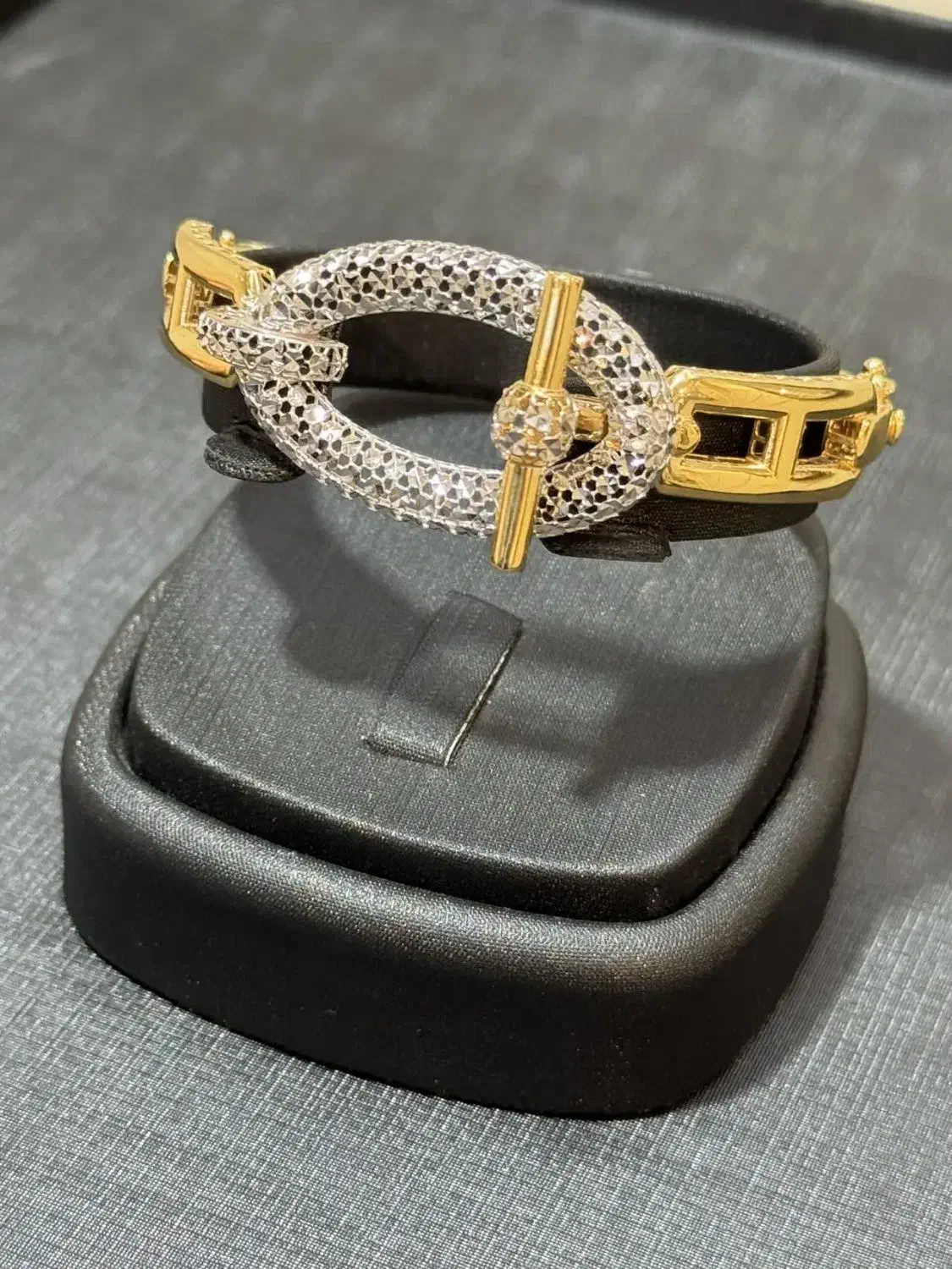 دستبند زمانی|جواهرات|بافق, |دیوار