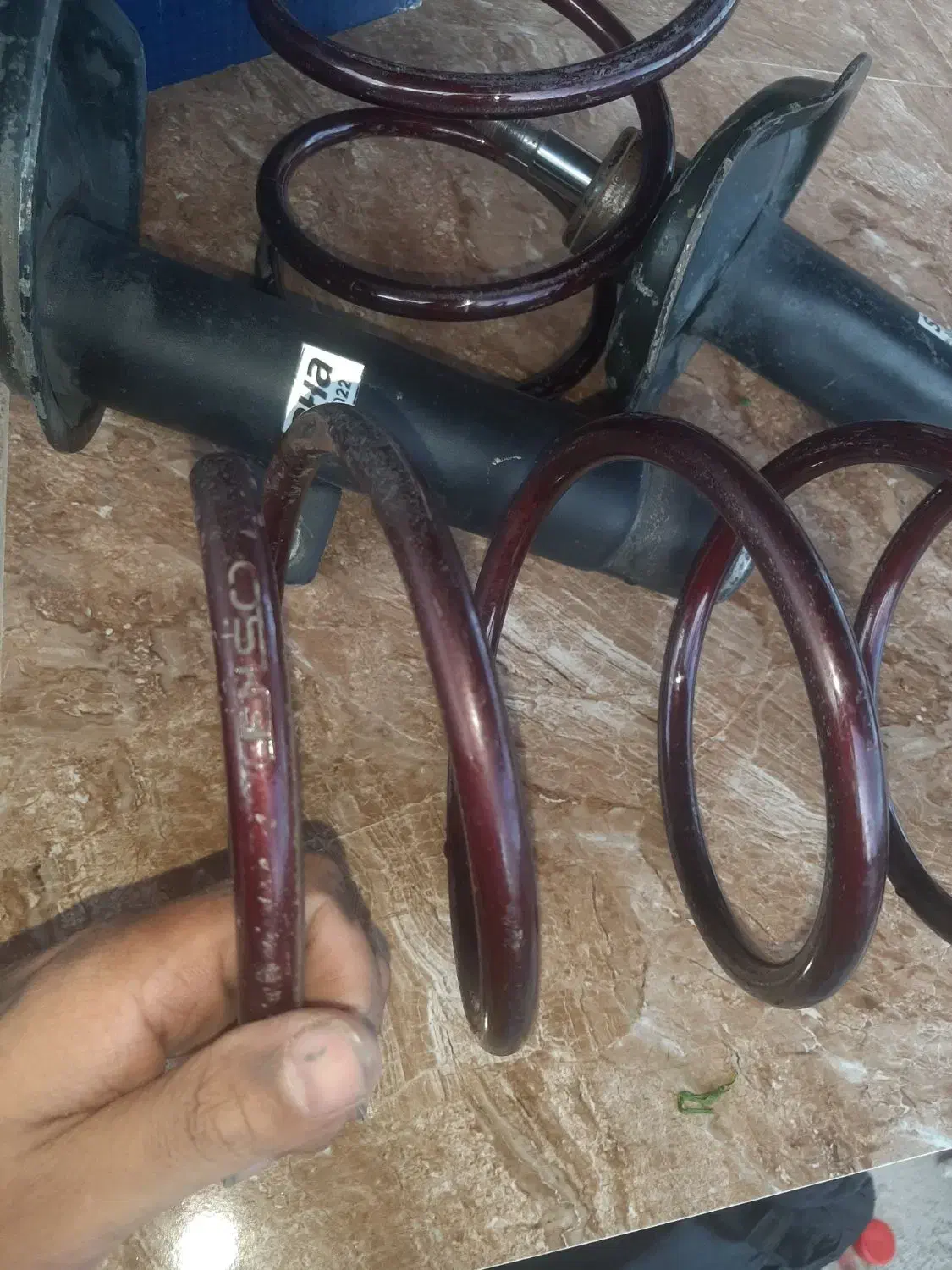 فنر لنزو ۲۰۶ و کمک ۲۰۶ پوسته کوتاه معاوضه میکنم|قطعات یدکی و لوازم جانبی|رشت, حومه رشت|دیوار