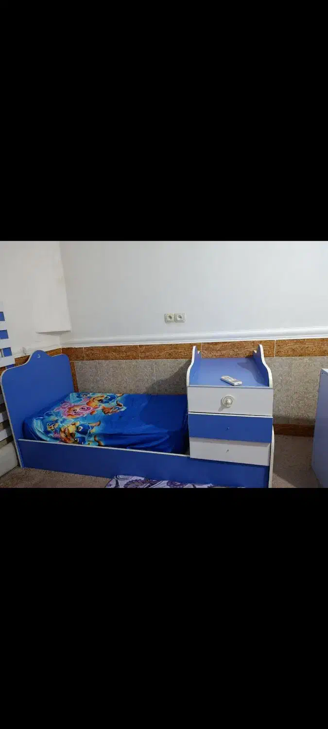 تخت کودک و نوجوان|تخت و صندلی بچه|دوگنبدان, |دیوار