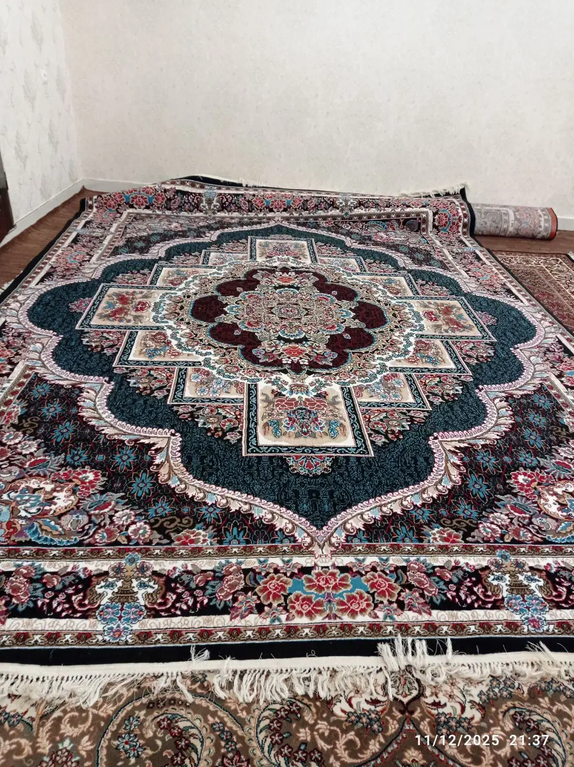 فرش 12 متری دو عدد 700 شانه بیدگل|فرش|ورزقان, |دیوار