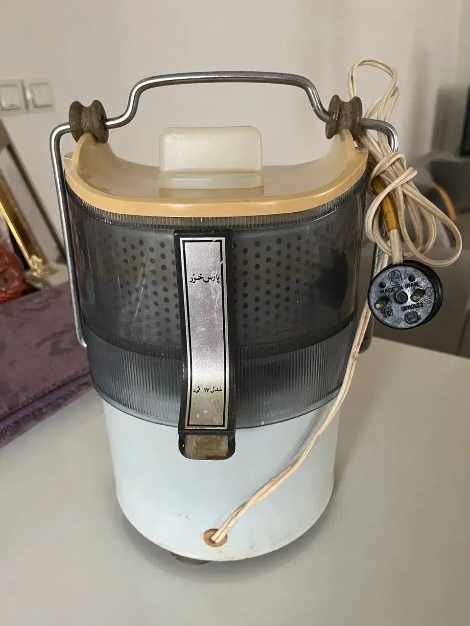 آبمیوه گیری|آبمیوهگیر و آبمرکباتگیر|رشت, دروازه لاکان|دیوار