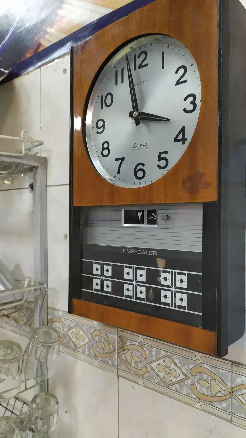 ساعت دیواری قدیمی   در حد|کلکسیون اشیاء عتیقه|بانه, |دیوار