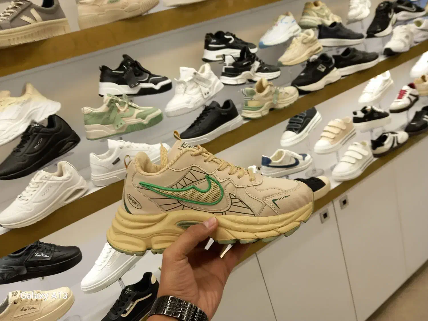 کفش اسپرت تک سایز|کیف، کفش، کمربند|مشهد, سپاد|دیوار