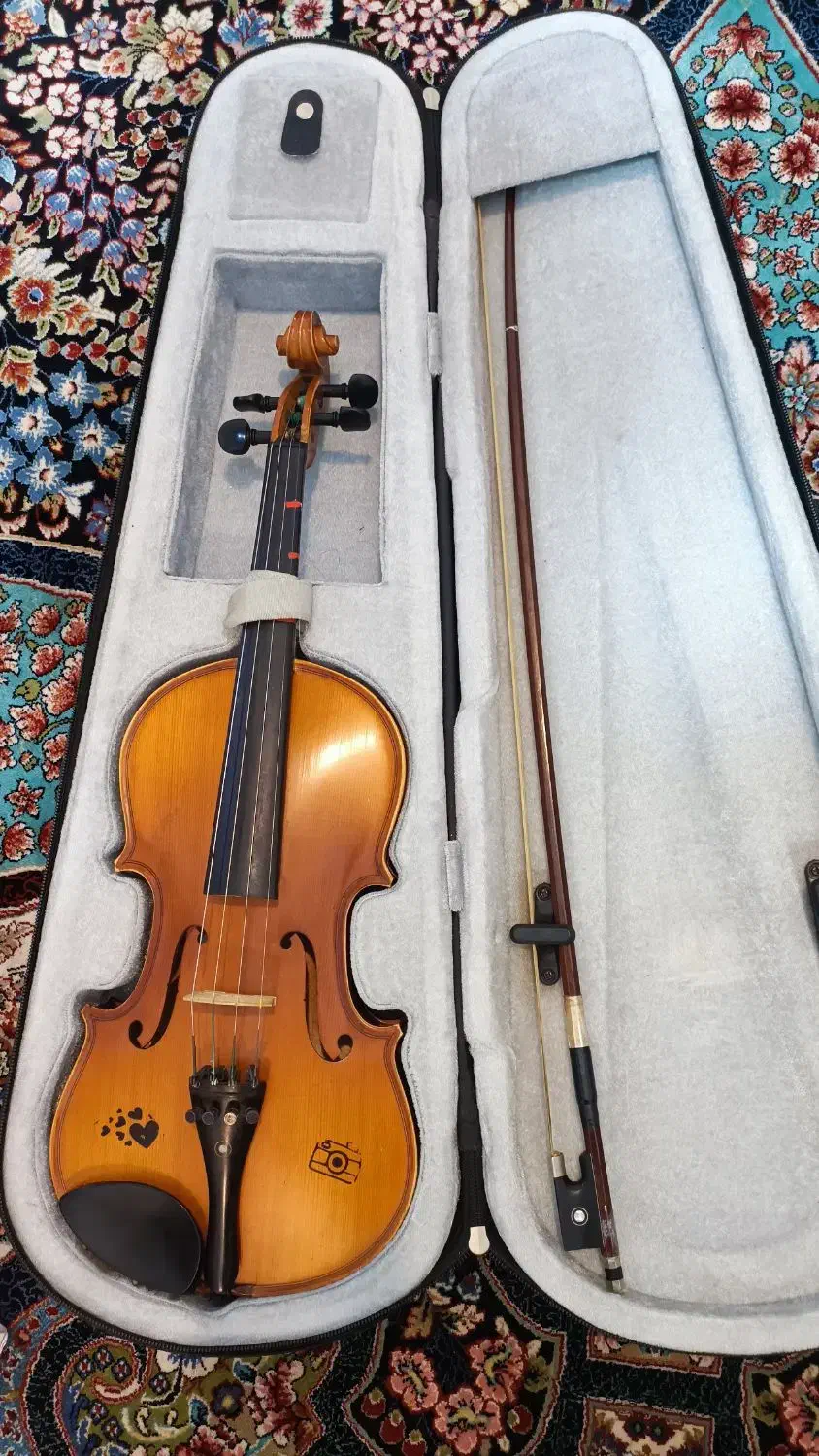 فروش دو عدد ویولن بسیار تمیز با قیمت مناسب|ویولن|بندرعباس, |دیوار