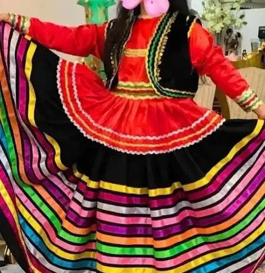 لباس محلی گیلکی|لباس|تهران, نیروی هوایی (پیروزی)|دیوار