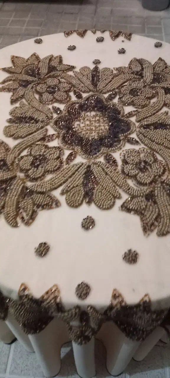 میزگرد|پرده، رانر، رومیزی|خوی, |دیوار