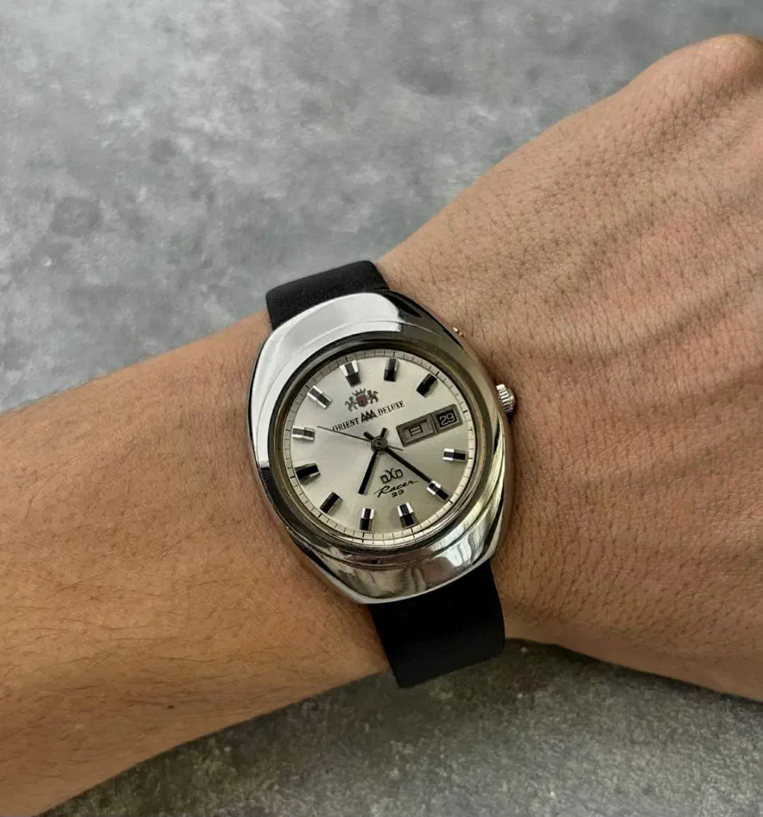 ساعت مچی قدیمی اورینت|ساعت|مهاباد (آذربایجان غربی), |دیوار