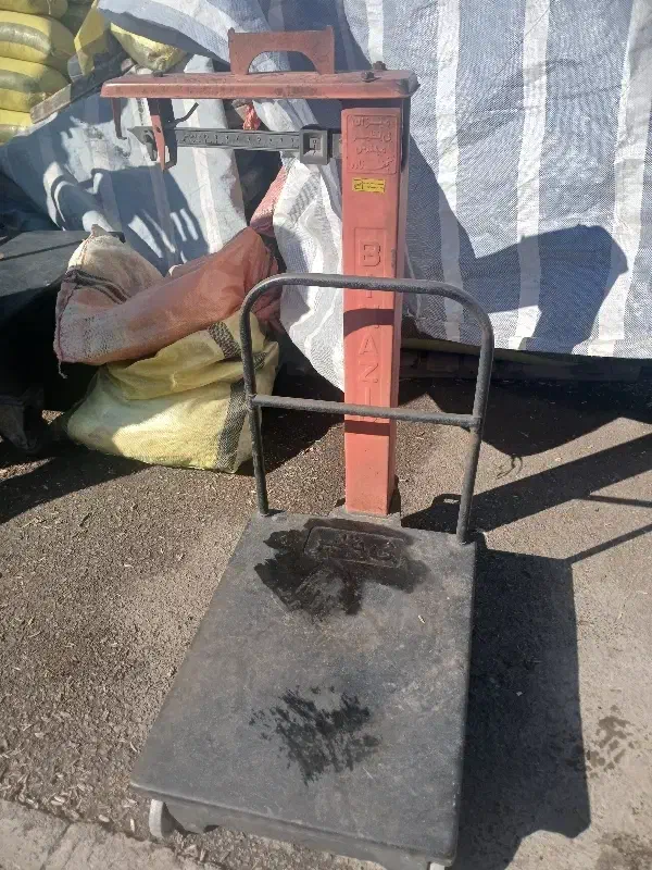 ترازو|فروشگاه و مغازه|خوی, |دیوار