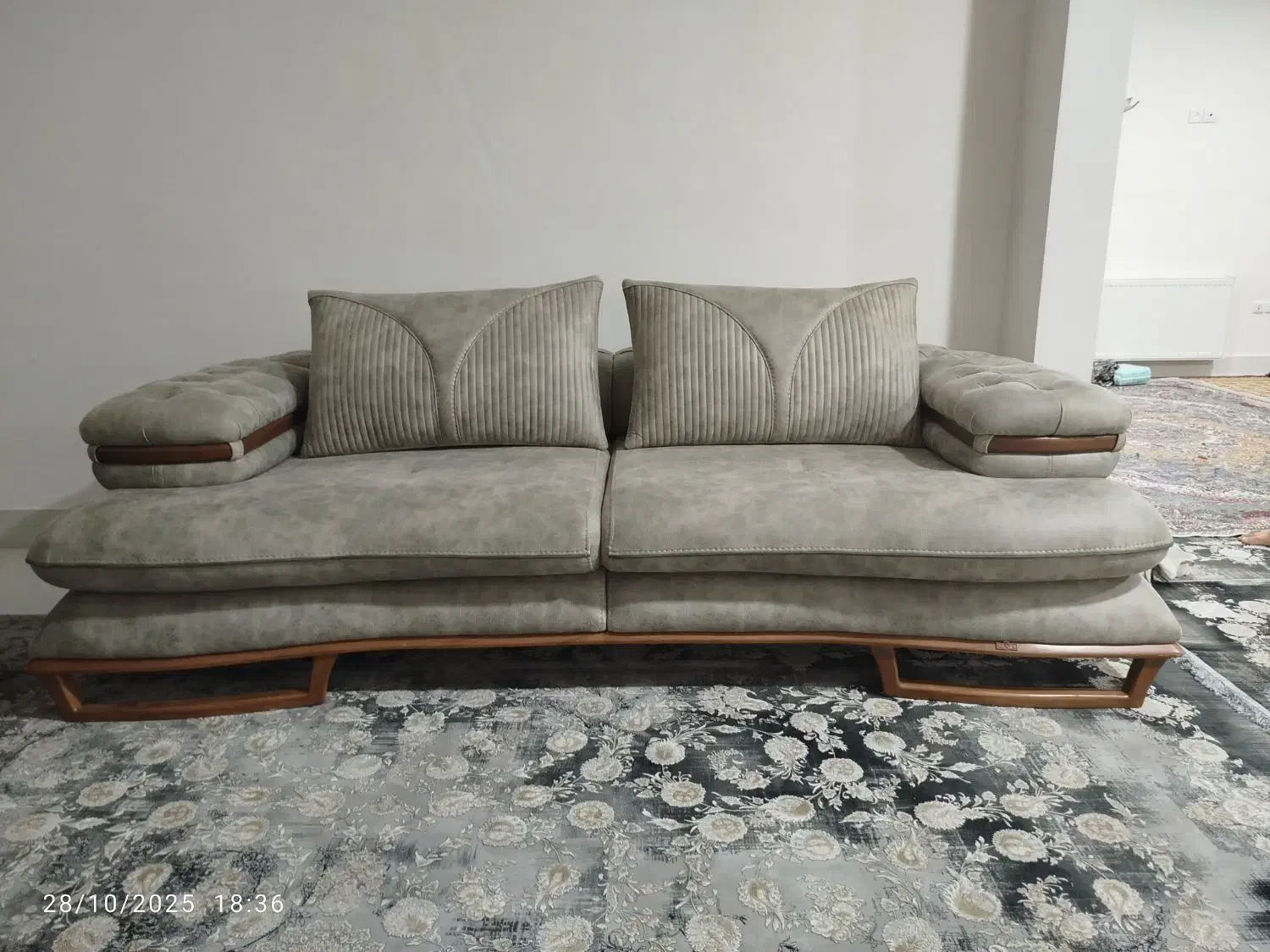 مبل مونیکا|مبلمان خانگی و میز عسلی|کاخک, |دیوار