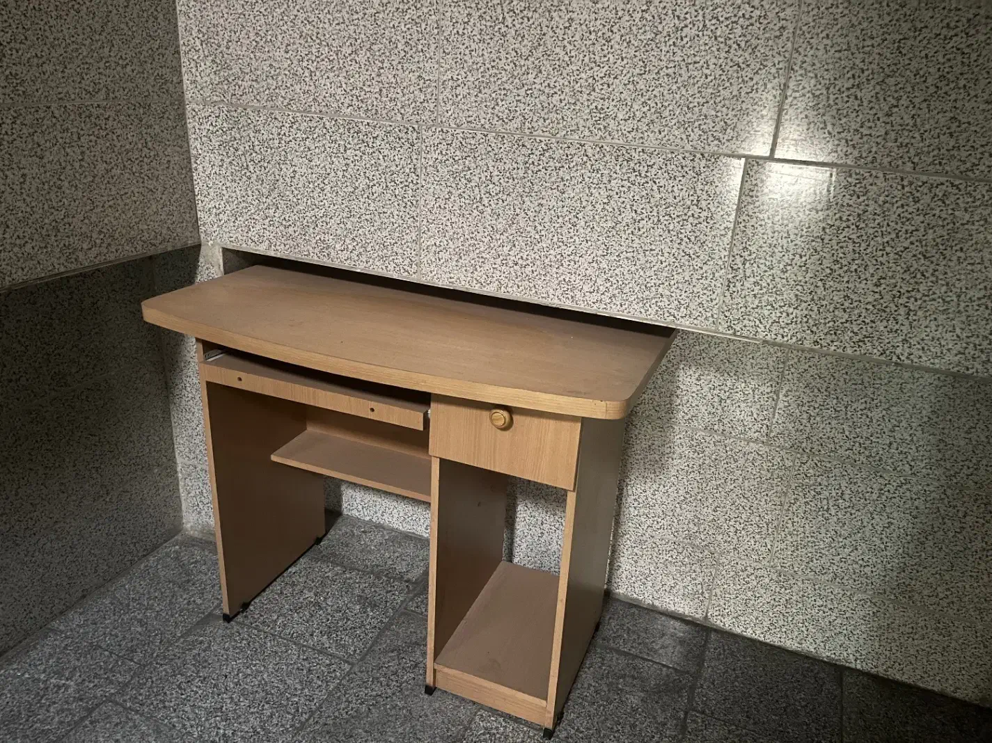 میز کامپیوتر|میز تحریر و کامپیوتر|ری, شهرری|دیوار