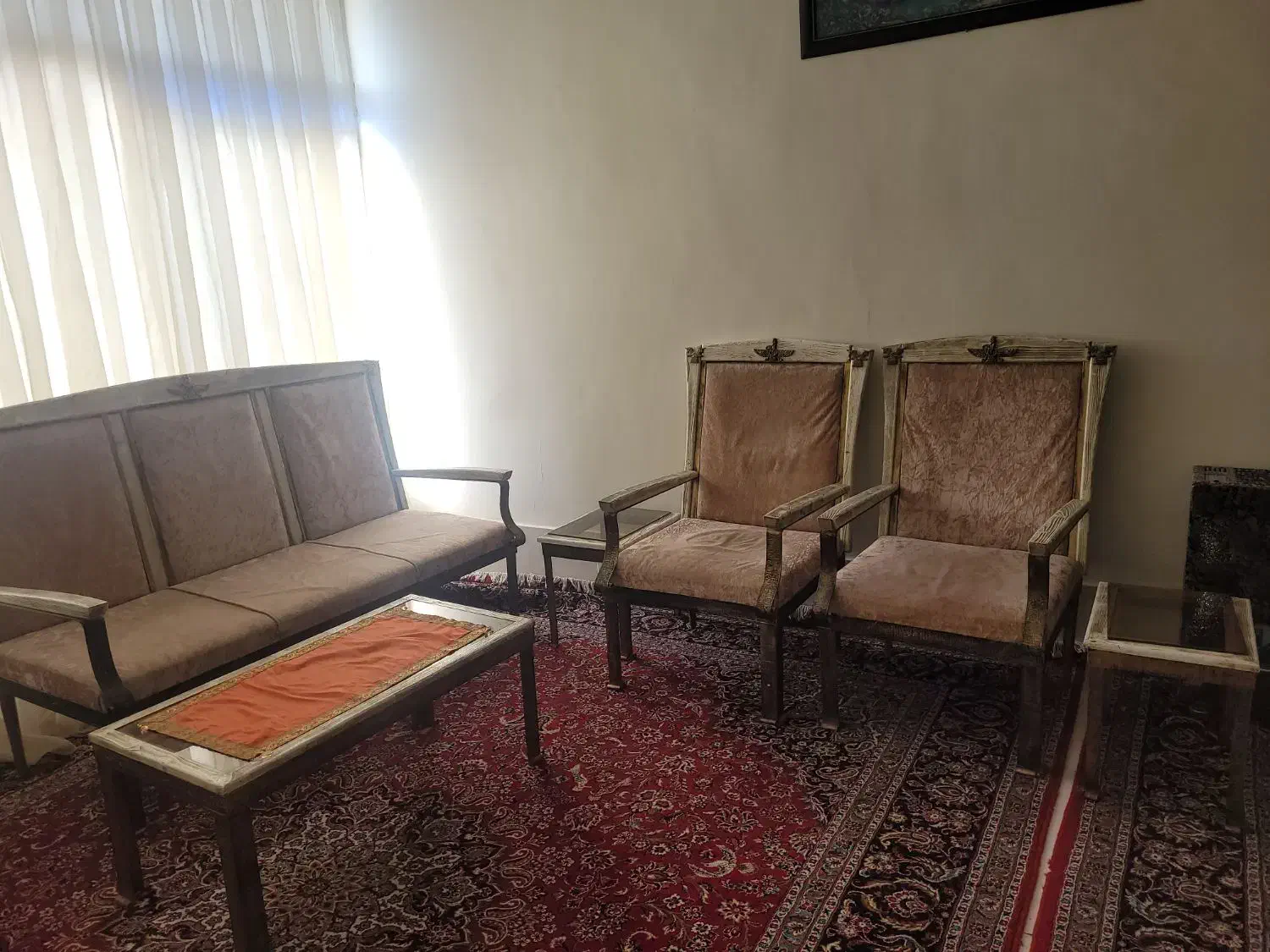 مبل ۷نفره فرفورژه به همراه میز و عسلی|مبلمان خانگی و میز عسلی|سبزوار, زینبیه|دیوار