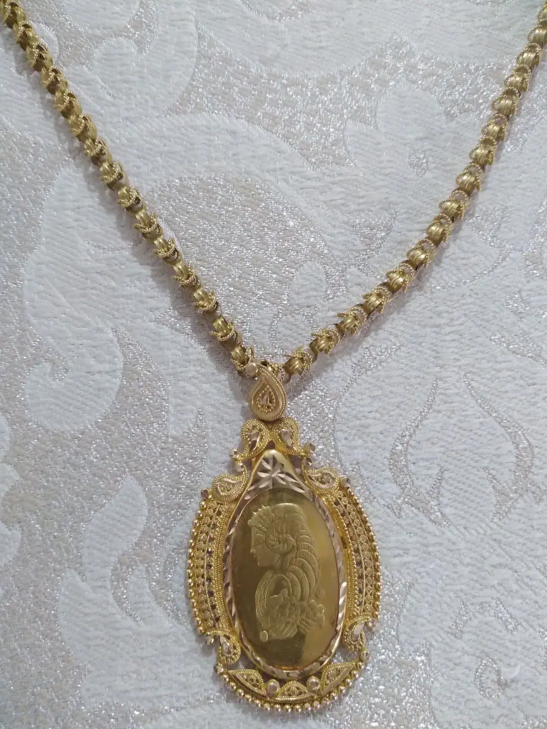 زنجیر وگردنبند|جواهرات|صوفیان, |دیوار