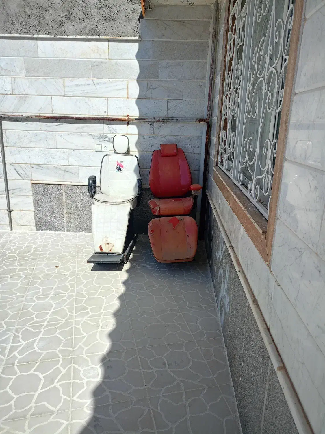 صندلی اریشگاه|آرایشگاه و سالنهای زیبایی|تربتحیدریه, اندیشه|دیوار