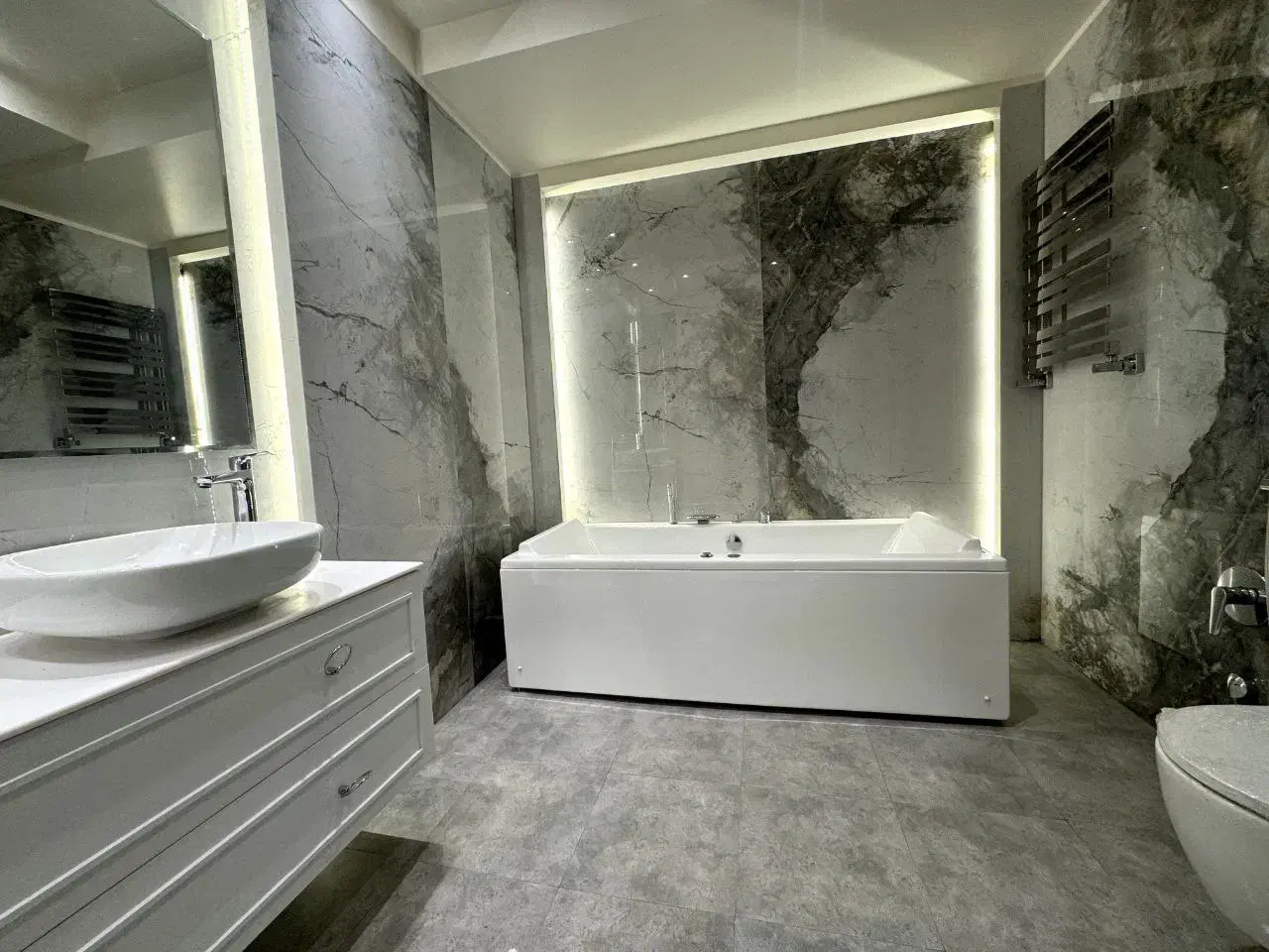 ۳۳۳متر سعادت آباد/بلوار ۲۴متری،غربیها/نوساز