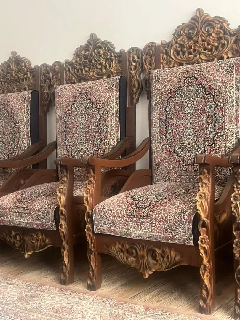 6 عددمبل قالی|مبلمان خانگی و میز عسلی|سیرجان, |دیوار