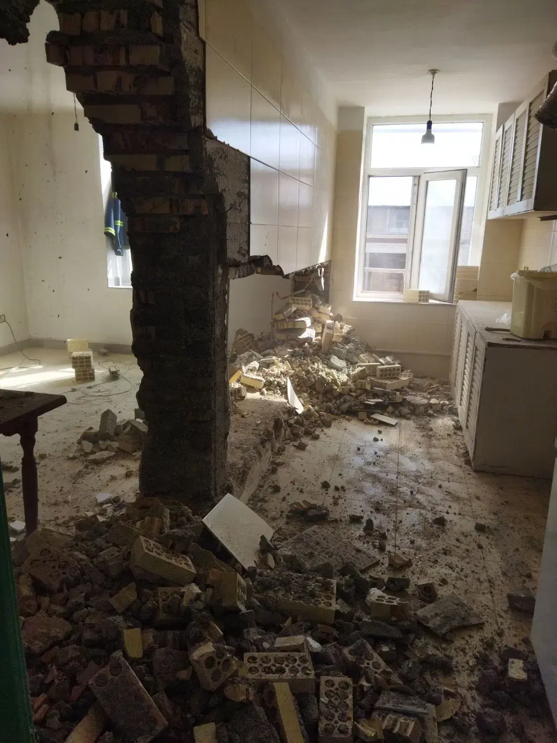 تخریب ساختمان و بافت فرسوده|خدمات پیشه و مهارت|اردبیل, |دیوار