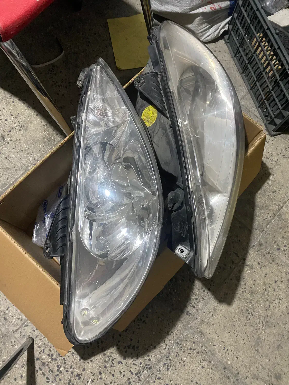 چراغ ۲۰۶|قطعات یدکی و لوازم جانبی|تهران, بهاران|دیوار