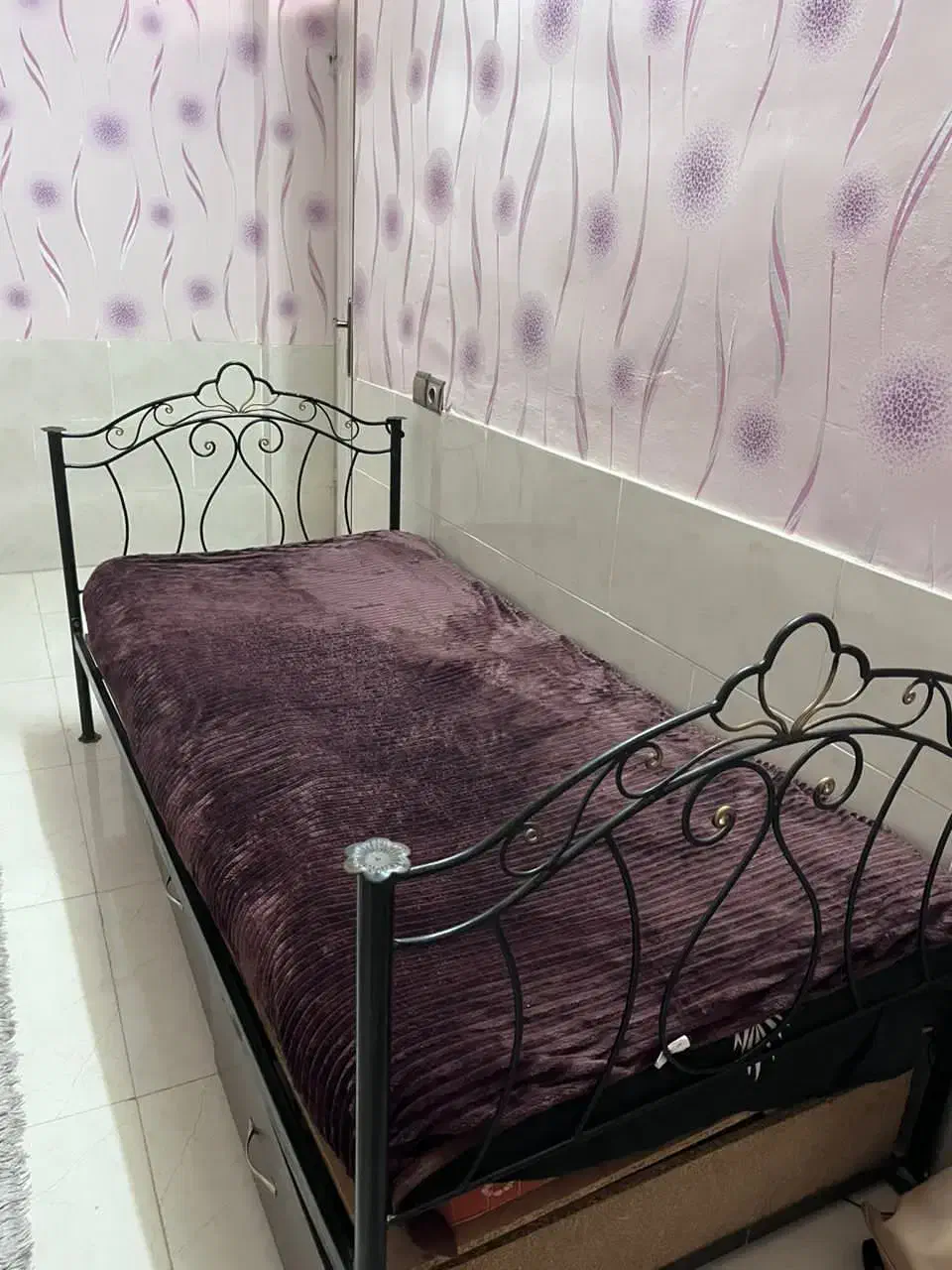 تخت خواب ،ایینه قدی|تخت و سرویس خواب|شیراز, دست خضر|دیوار