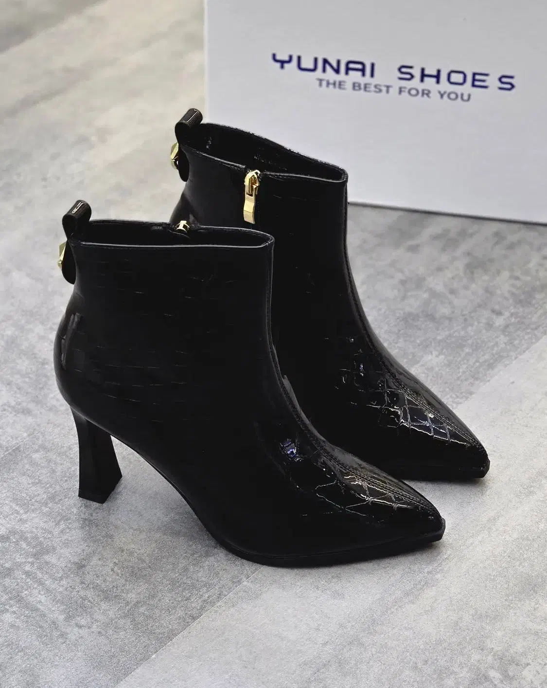 کفش|کیف، کفش، کمربند|بندر امام خمینی, |دیوار