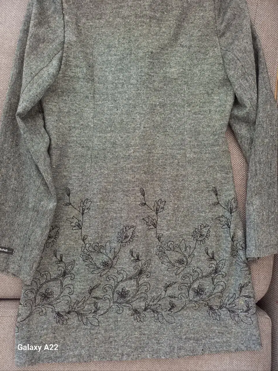 پالتو مشکی بوفالو و کت بلند طوسی کاپشن چرم و مخمل|لباس|اصفهان, آبشار|دیوار