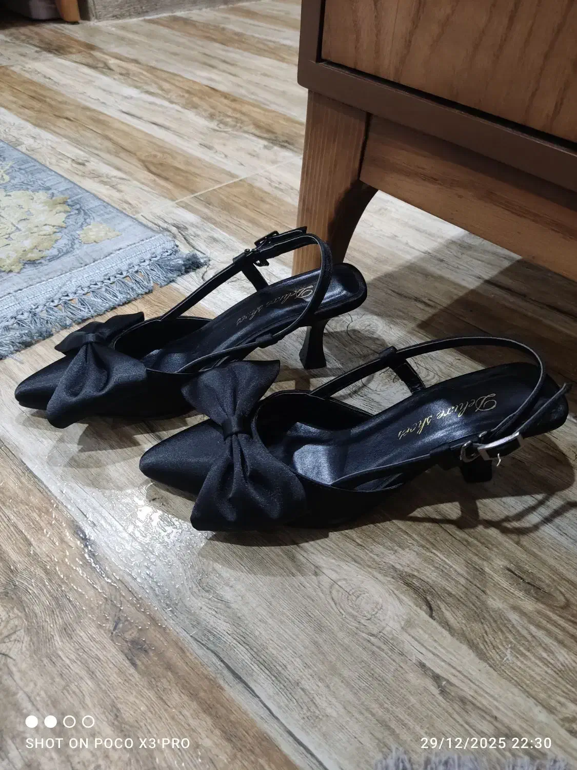 کفش|کیف، کفش، کمربند|جیرفت, |دیوار