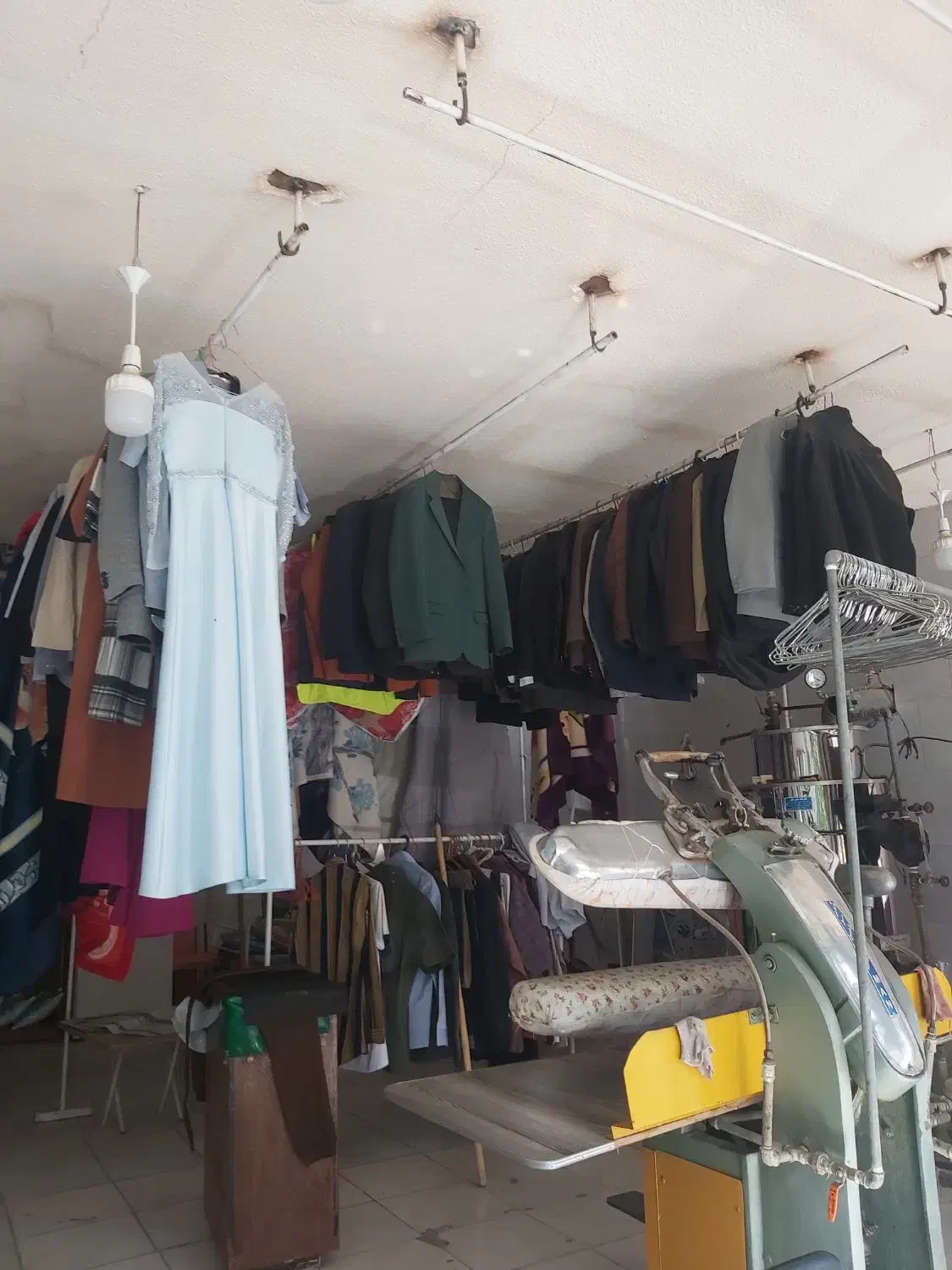 خدمات خشکشویی.مبل شویی،پتوو شویی.پرده.بهاران|خدمات نظافت|سنندج, |دیوار