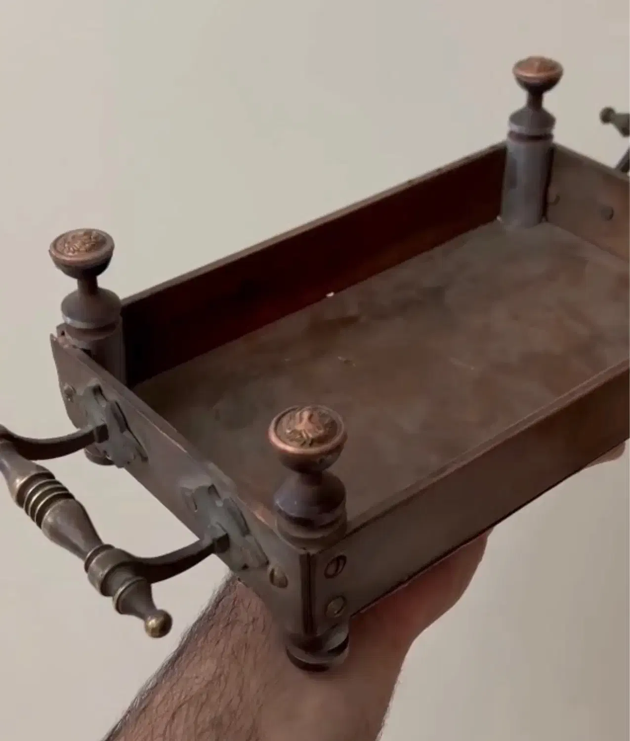 منقل مسی آنتیک|کلکسیون اشیاء عتیقه|یزد, |دیوار