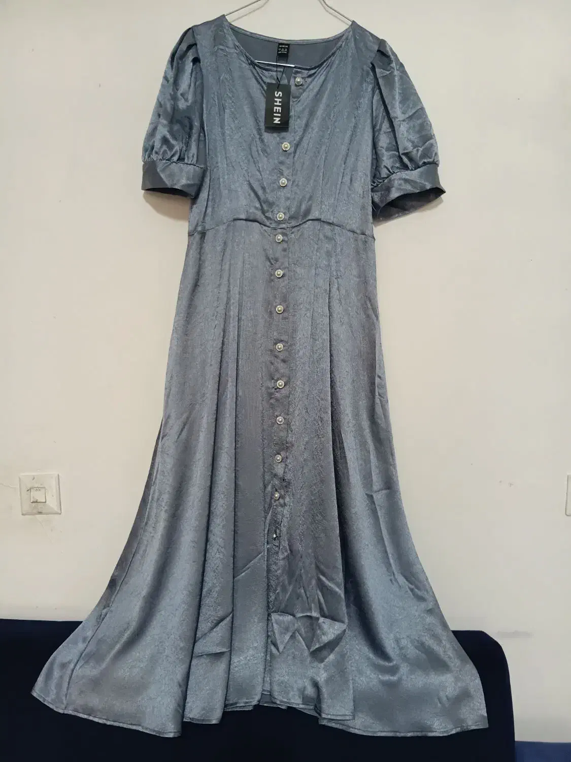 لباس مجلسی|لباس|بندر انزلی, آذربایجان|دیوار