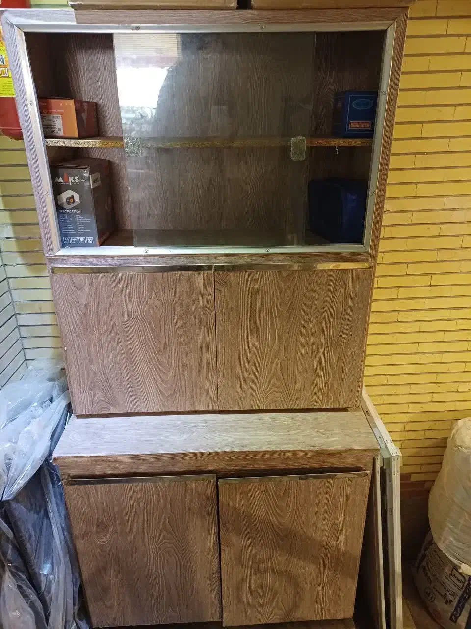 کمد کابینت فلزی|بوفه، ویترین، کنسول|اصفهان, شاهزید|دیوار