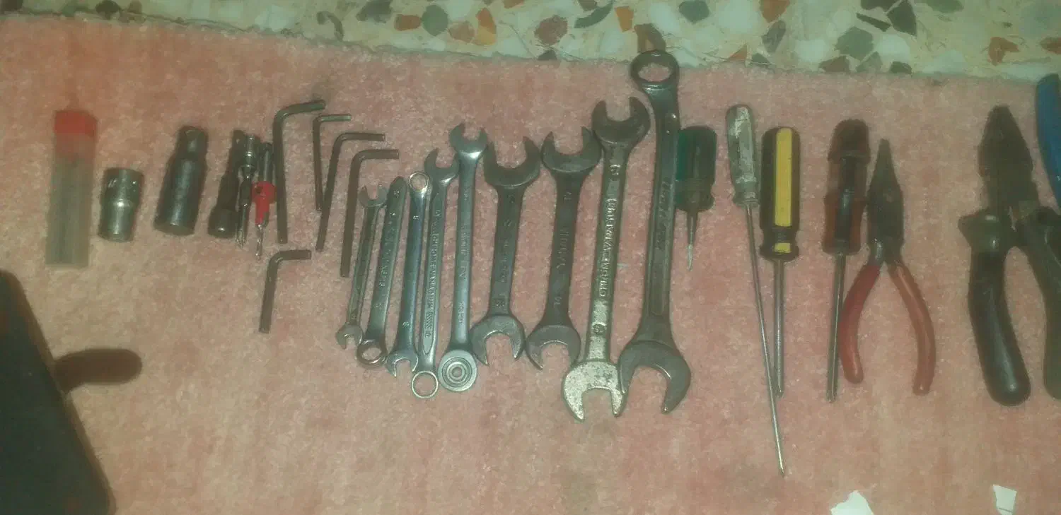 تعدادی آچار کارکرده|ابزارآلات|دزفول, |دیوار