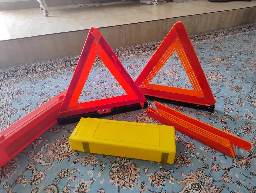 مثلث خطر|قطعات یدکی و لوازم جانبی|اصفهان, الهیه|دیوار