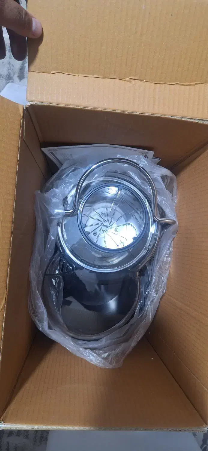 آبمیوه گیری نو نو استفاده نشده|آبمیوه‌گیر و آب‌مرکبات‌گیر|پرند, فاز ۶|دیوار