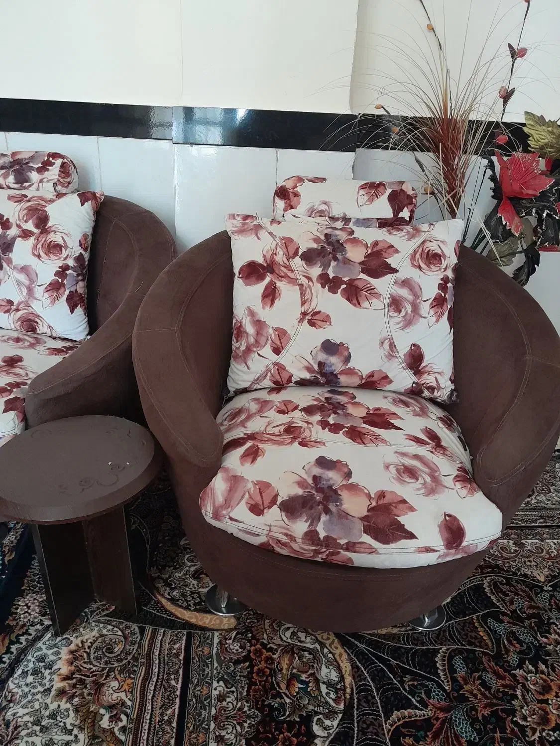 یک دست مبل ۷نفره|مبلمان خانگی و میز عسلی|سنندج, |دیوار