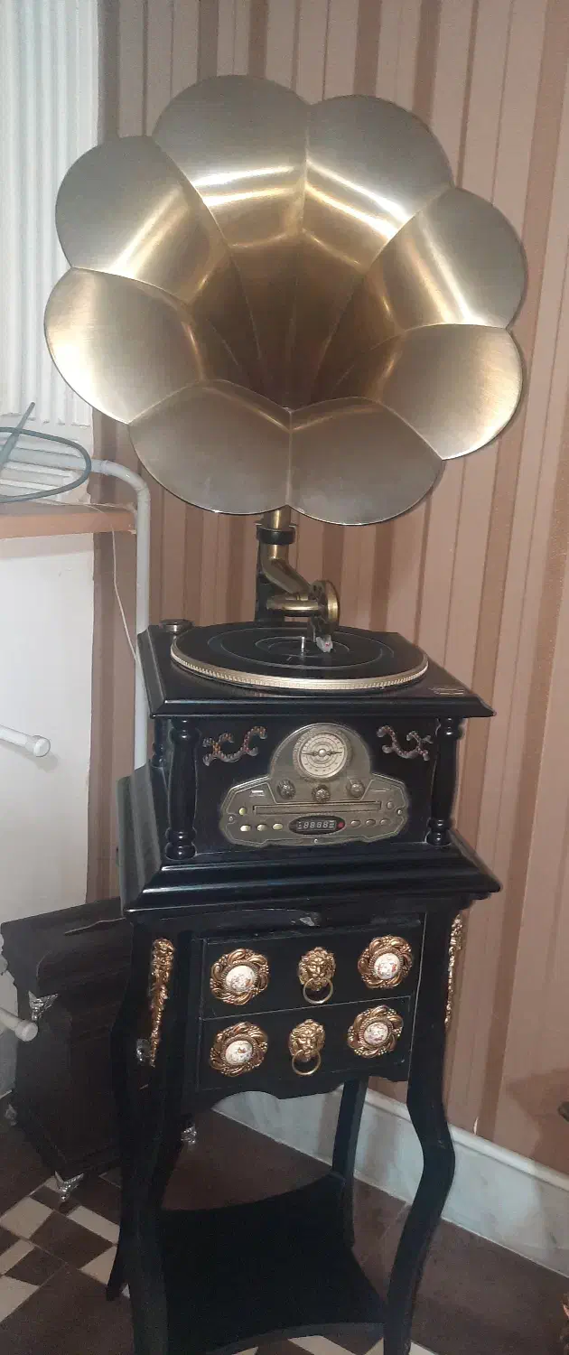 گرامافون|کلکسیون اشیاء عتیقه|ماهدشت, |دیوار