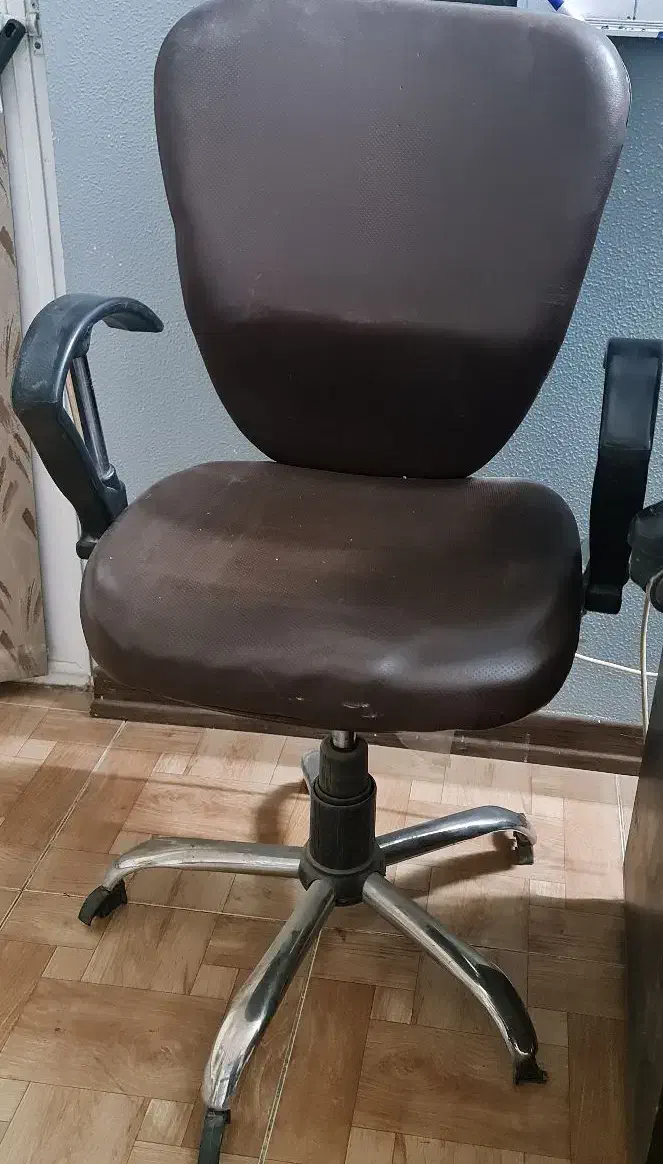 صندلی چرخ دار|مبلمان اداری|شاهین‌شهر, فردوسی|دیوار